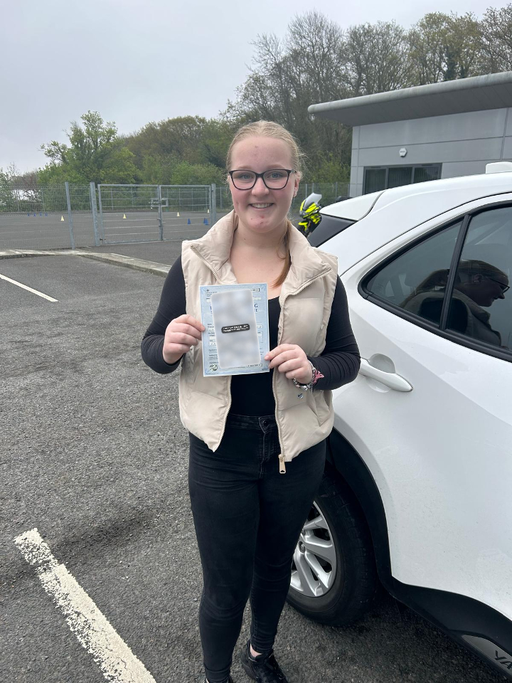 Passed learner holding a privacy-protected practical driving test certificate